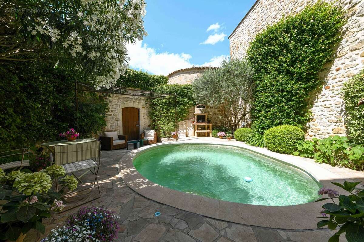 Maison à UZES