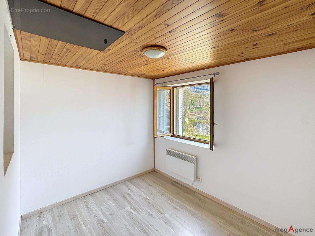 Appartement à VIZILLE