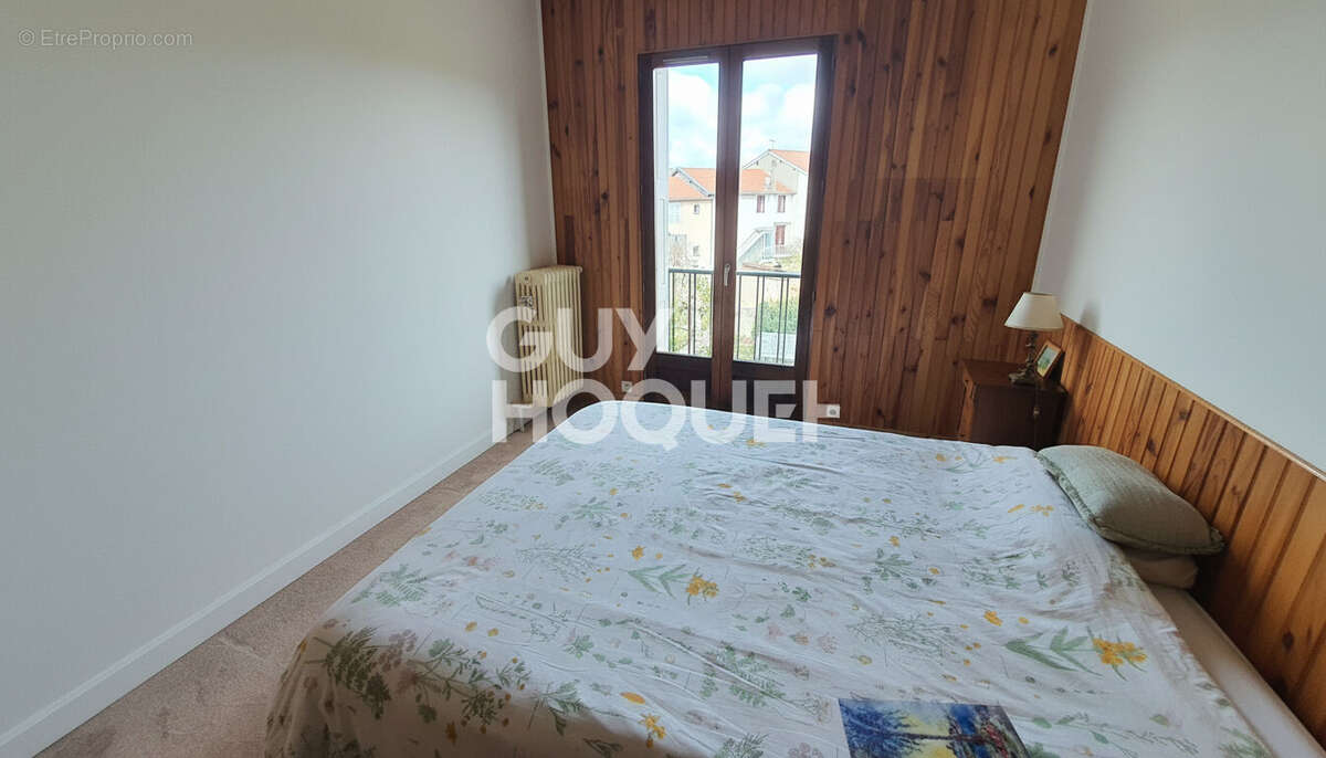 Maison de 193 m² sur un terrain de 520 m² à Chazelles-sur-Lyon - photo 4