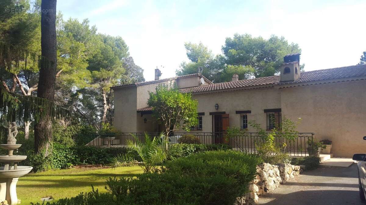 Maison à VALLAURIS