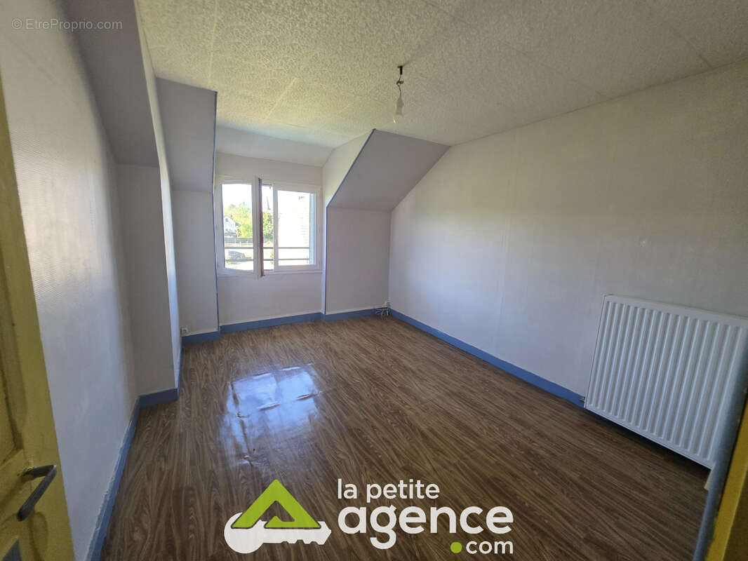 Maison à SAINT-AMAND-MONTROND