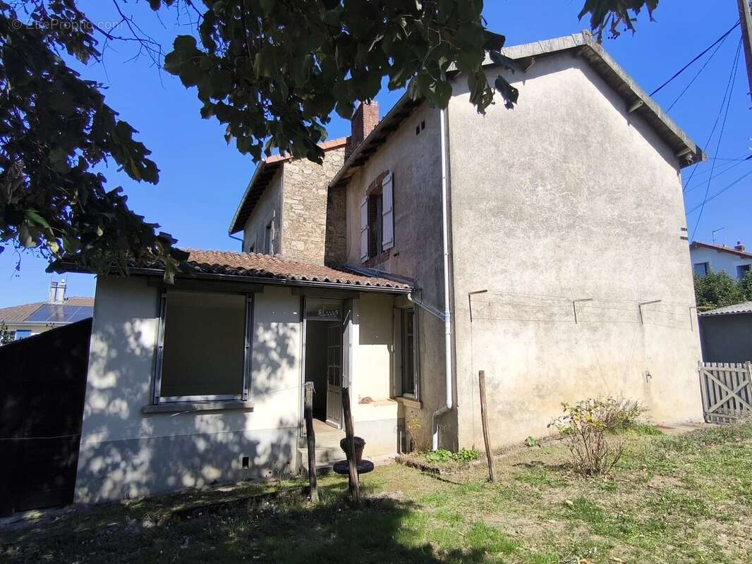 Maison à SAINT-JUNIEN