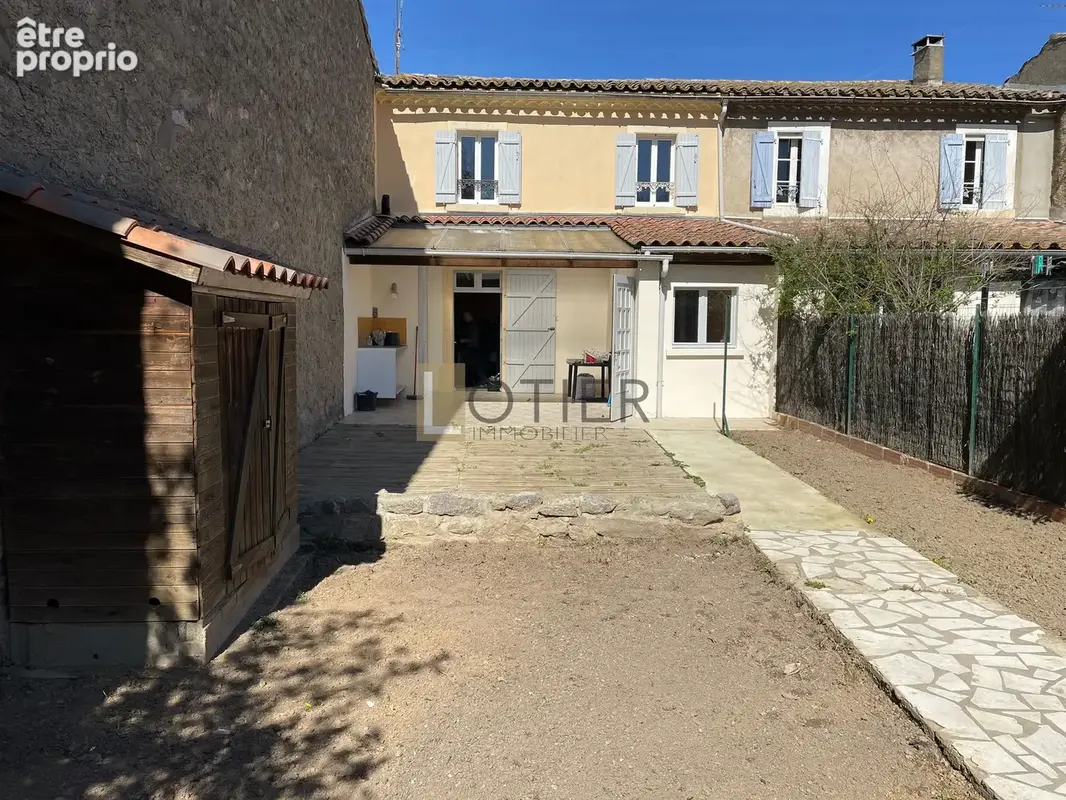 Maison familiale 136 m2 + 90 m2 de garages et dépendances   Un bien rare à Capendu - photo 1