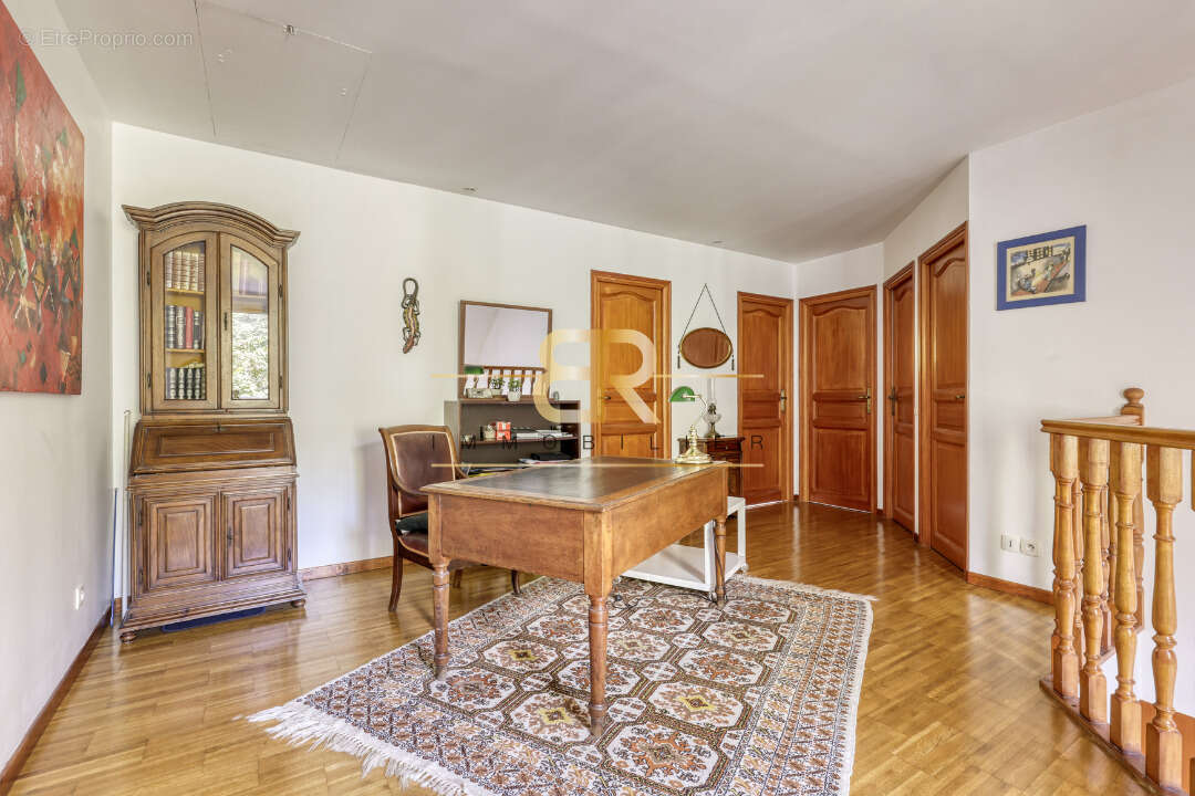 Maison à SAINT-MAUR-DES-FOSSES