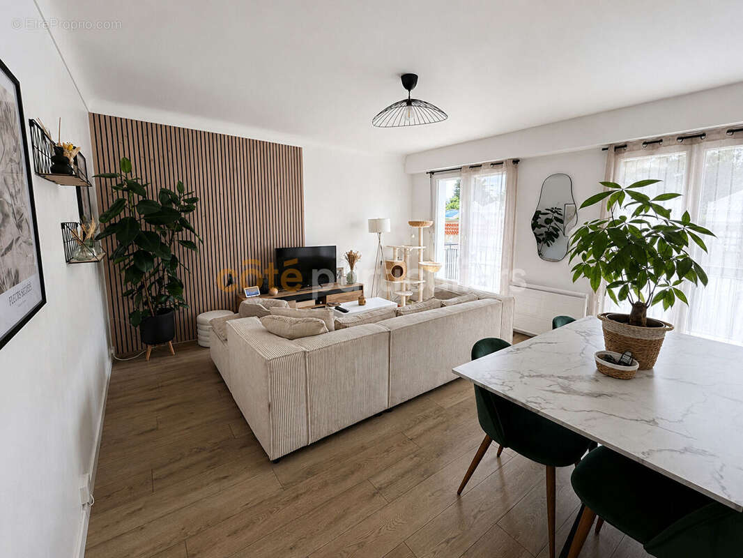 La roche sur yon -- centre-ville -- appartement -- 2 pieces -- 1 chambre -- 45 m2 -- proche gare - photo 2