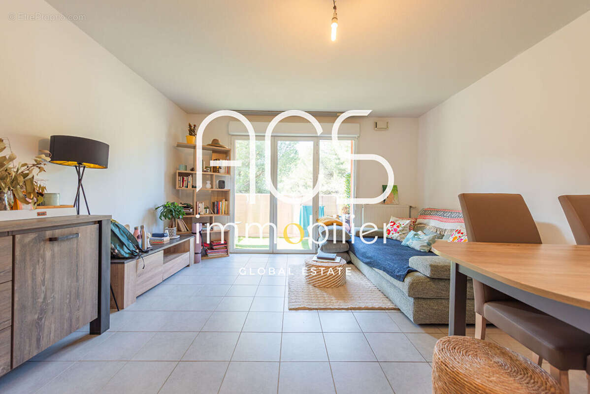Appartement à CHATEAUNEUF-LES-MARTIGUES