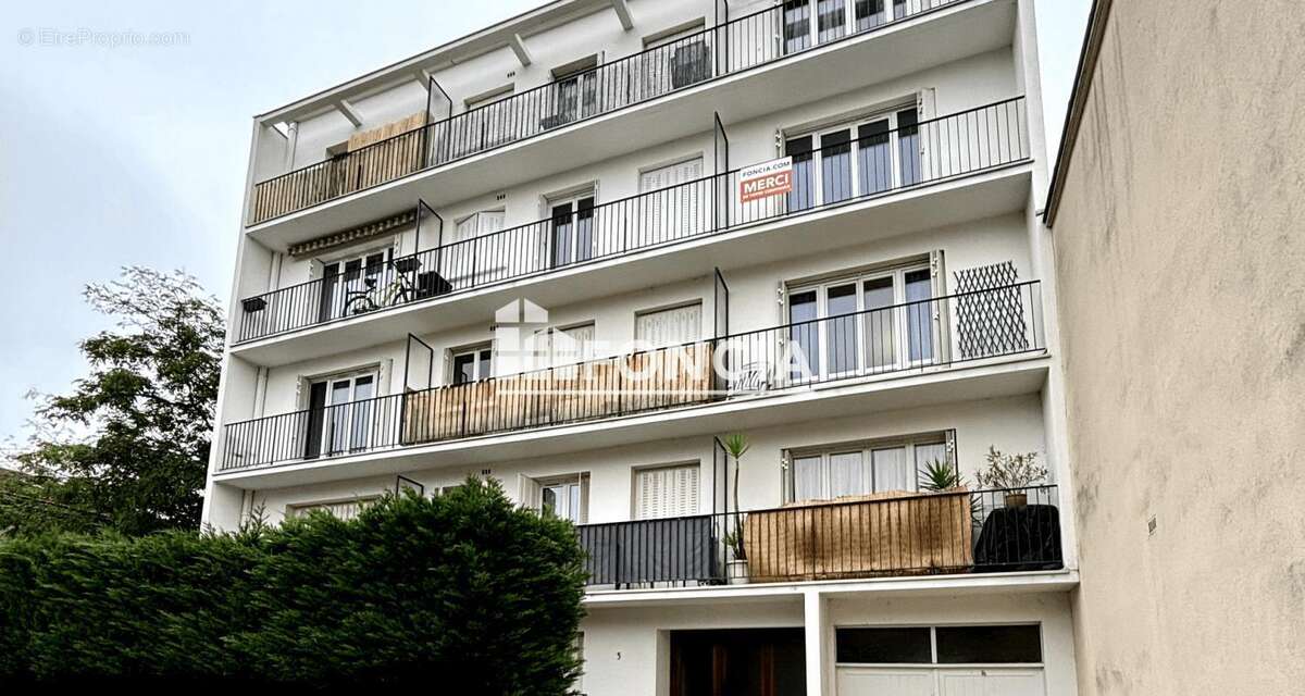 Appartement à SAINT-MAUR-DES-FOSSES