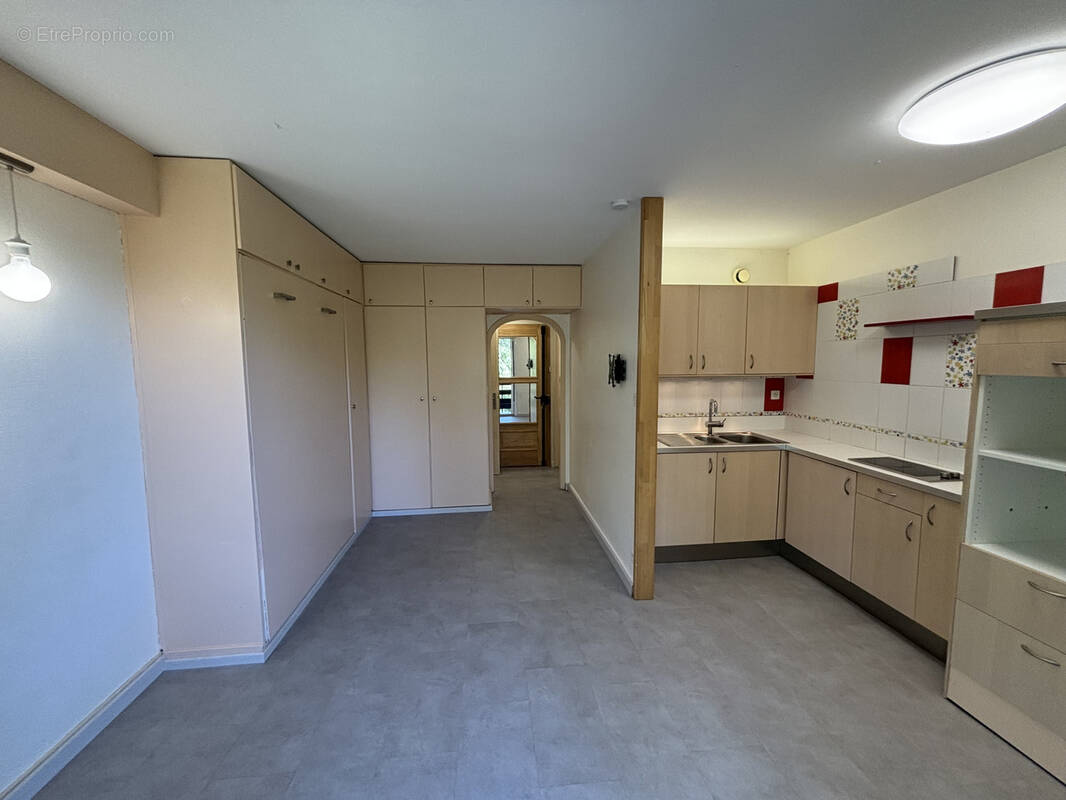 Appartement à COLLONGES-SOUS-SALEVE