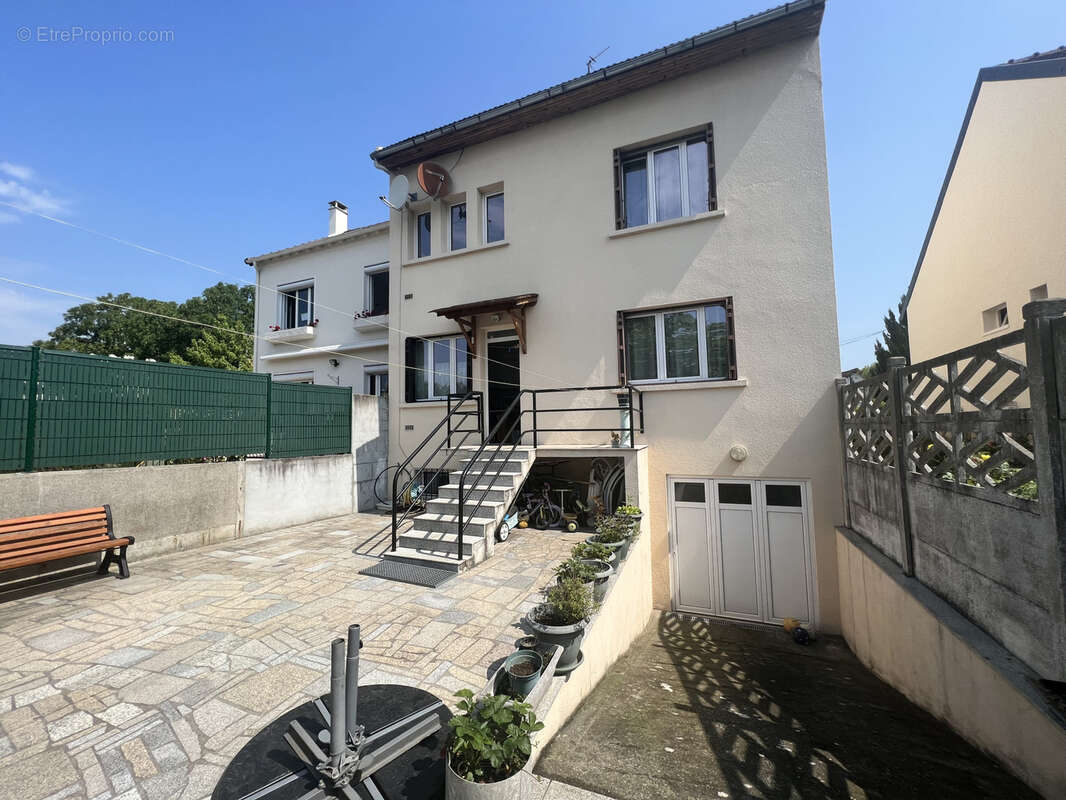 Maison à SARTROUVILLE