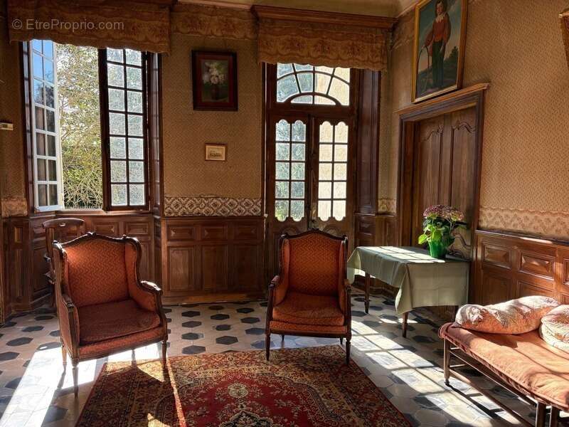 Gers(32), TRES BEAU CHATEAU DE FAMILLE 45HA avec dependances, un peu caché, en position dominante, une belle histoire - photo 55
