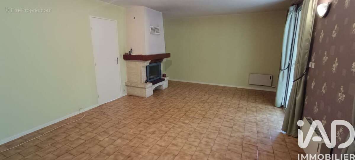 Photo 4 - Maison à LA VILLE-AUX-DAMES