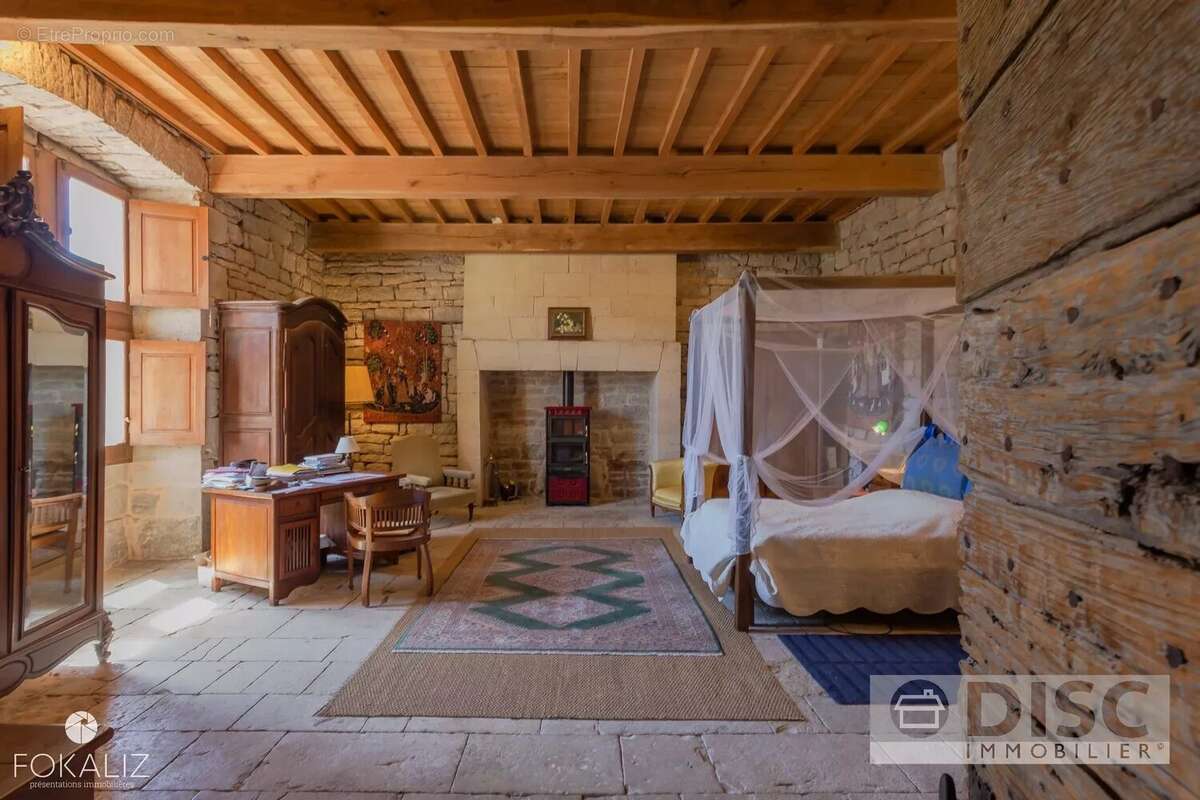 Belle demeure de caractère avec jardin de 1500 m². - photo 7