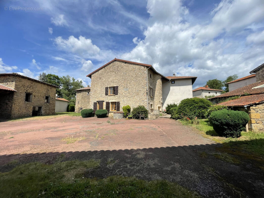 Photo 1 - Maison à SAINT-SYMPHORIEN-DE-LAY