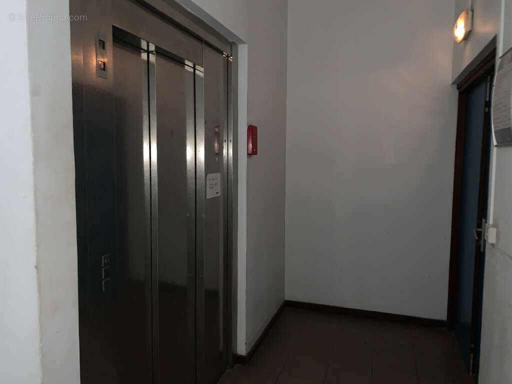 Commerce à FORT-DE-FRANCE