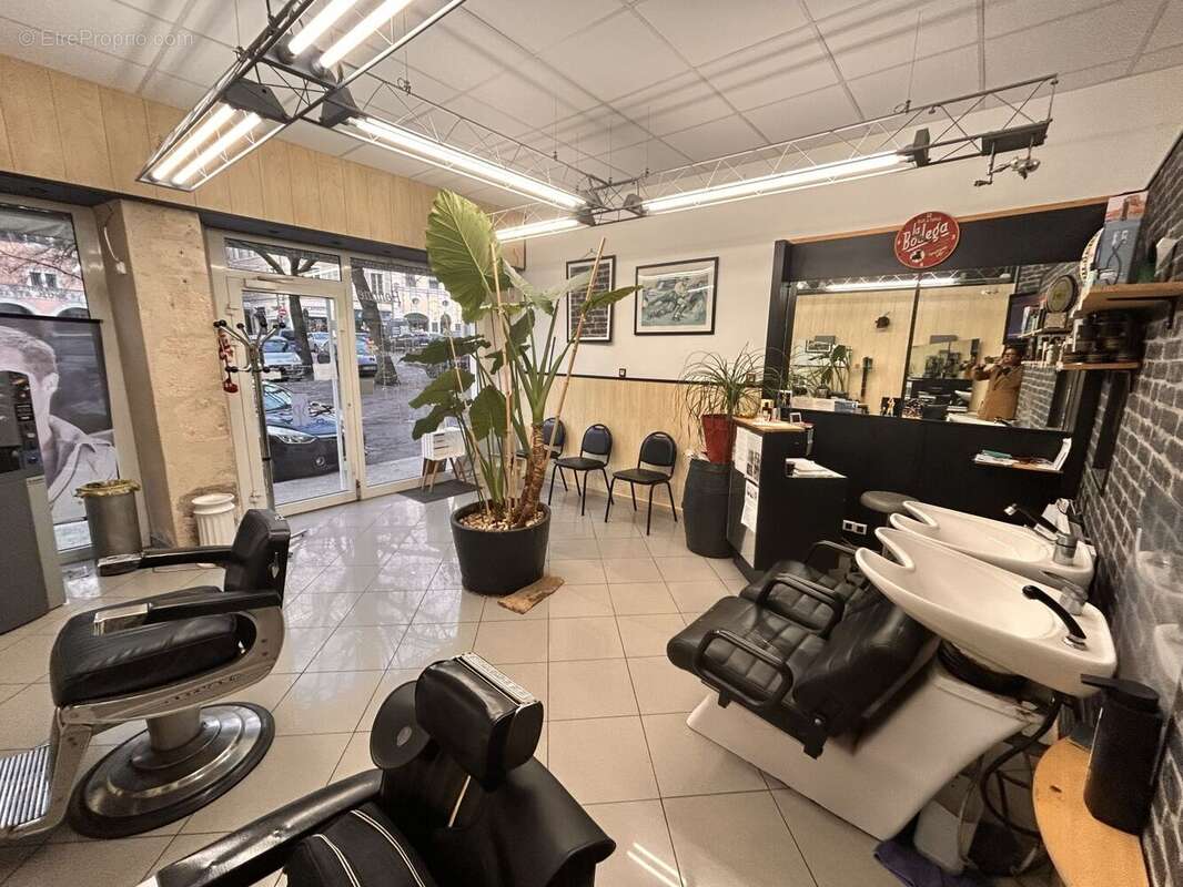 SALON3 - Commerce à CAHORS