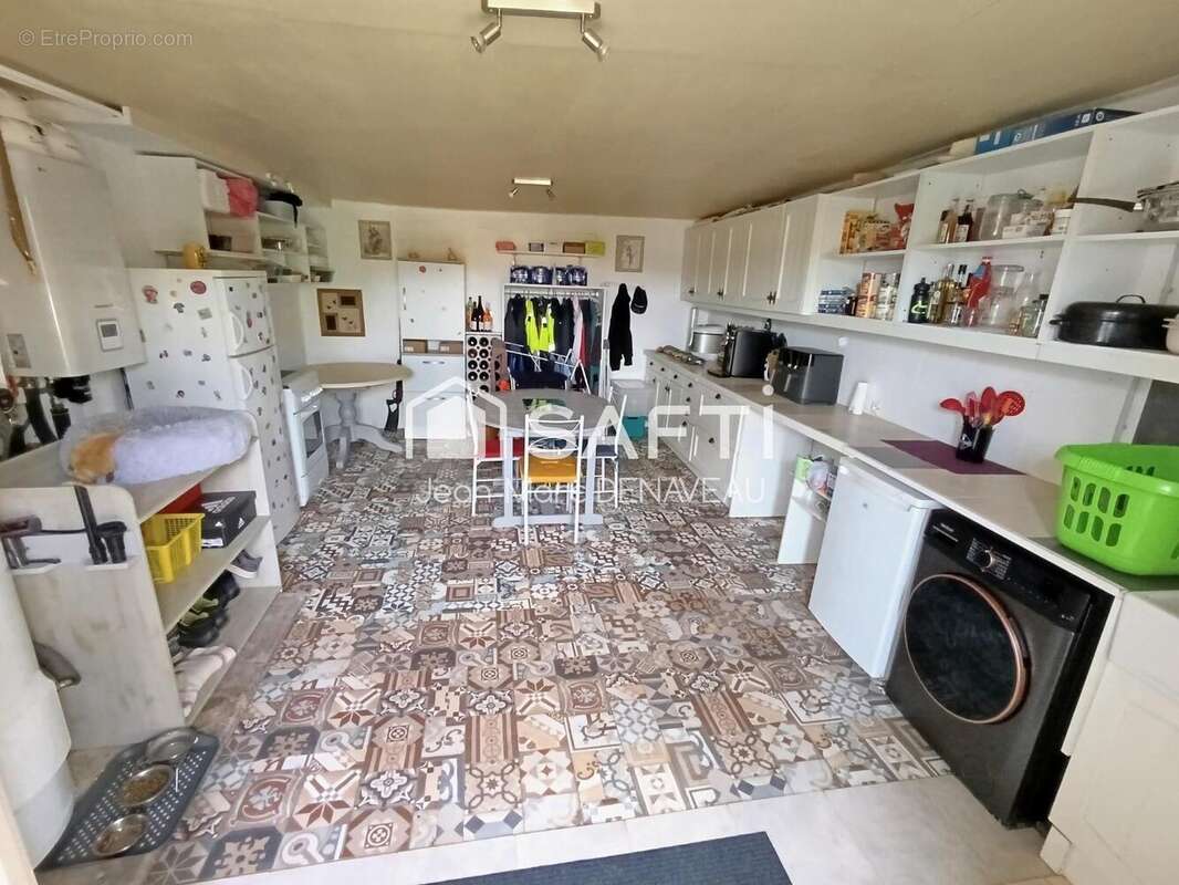 Maison 220 m² à Ceaux-En-Loudun  - photo 5