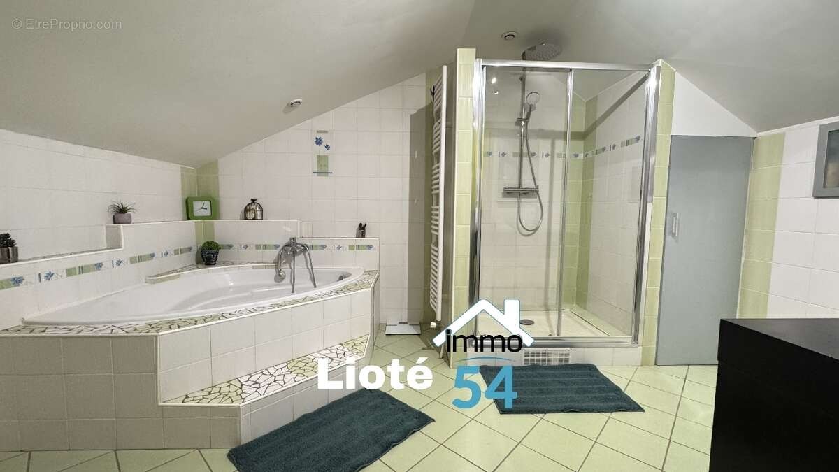 Maison à ROSIERES-AUX-SALINES