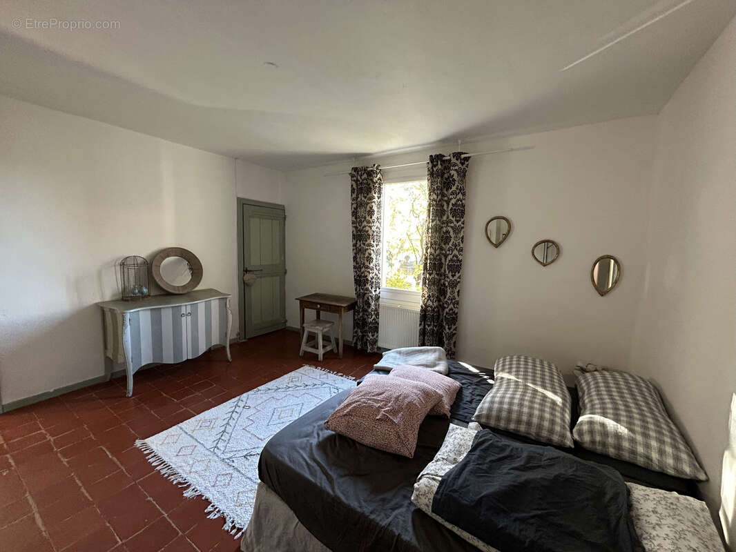 Maison à SAINT-QUENTIN-LA-POTERIE