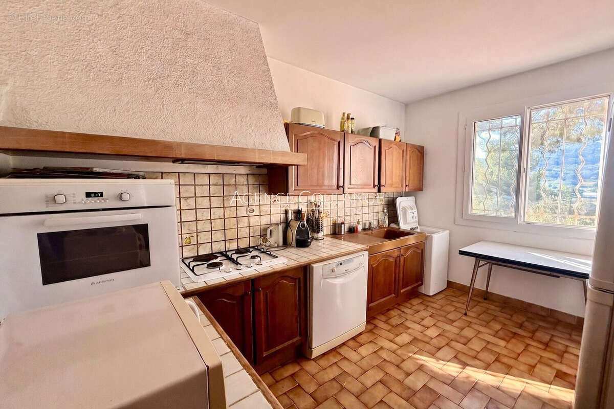 Maison 125 m² à La Cadiere-D'azur  - photo 4