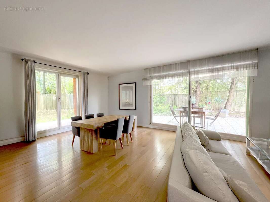 Appartement à SAINT-MAUR-DES-FOSSES