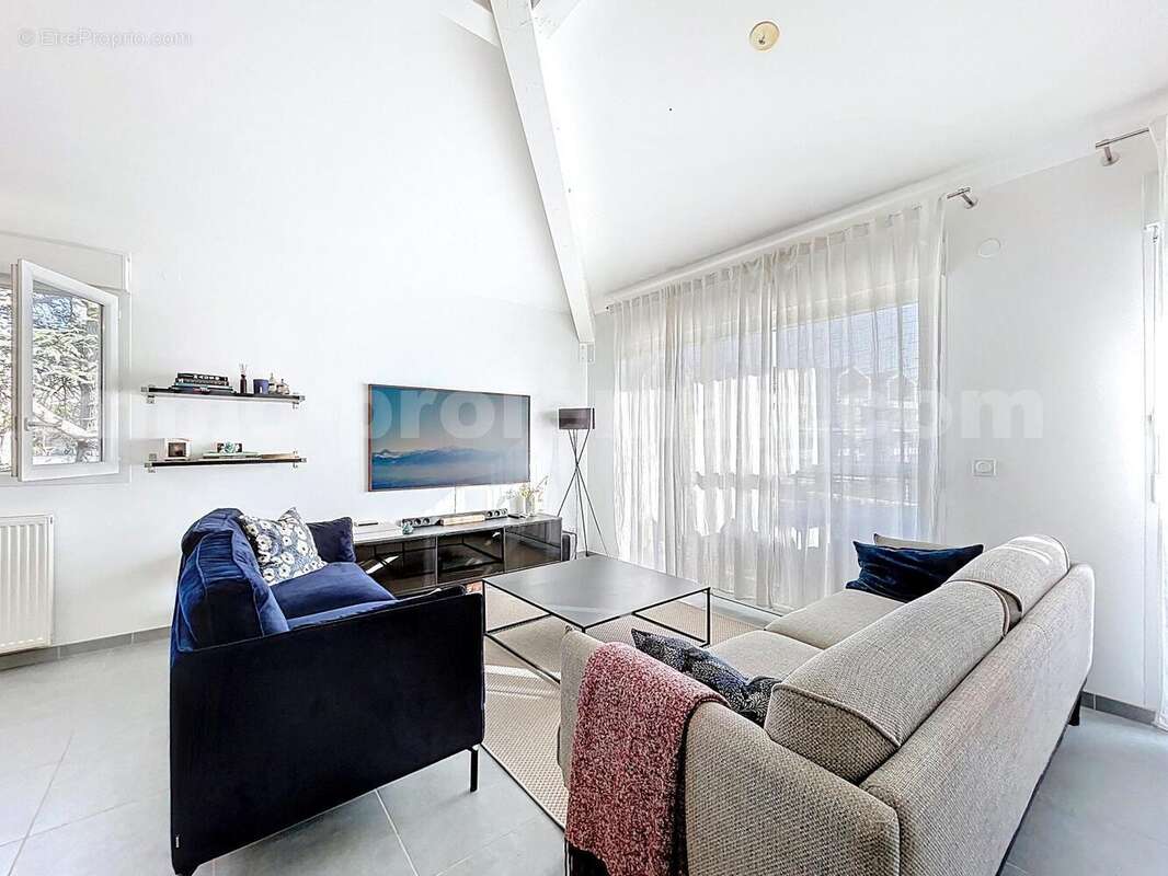 Appartement_T4_Vetraz-Monthoux_Genève_Ceva_tramway_Suisse_investissement_hyper_centre_Séjour - Appartement à VETRAZ-MONTHOUX