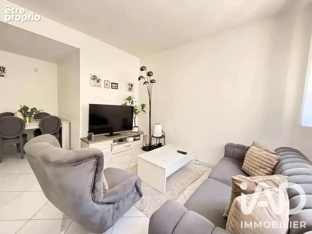 Photo 1 - Appartement à BUSSY-SAINT-GEORGES