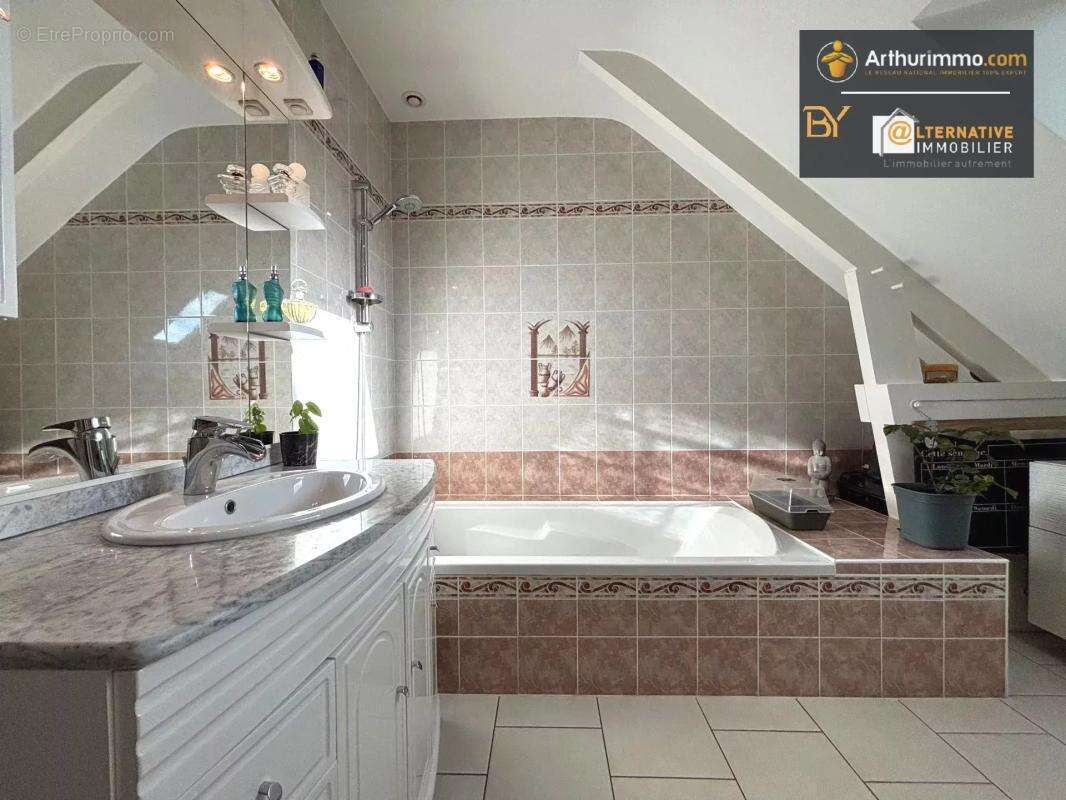 Maison à CHATILLON-EN-VENDELAIS