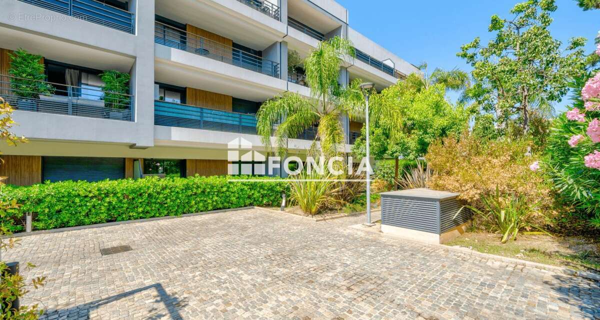 Cannes centre marechal juin/lacour/cirrode t2 de 32 m2+terrasse 10m2+parking rés. standing neuve villa canoa - photo 3