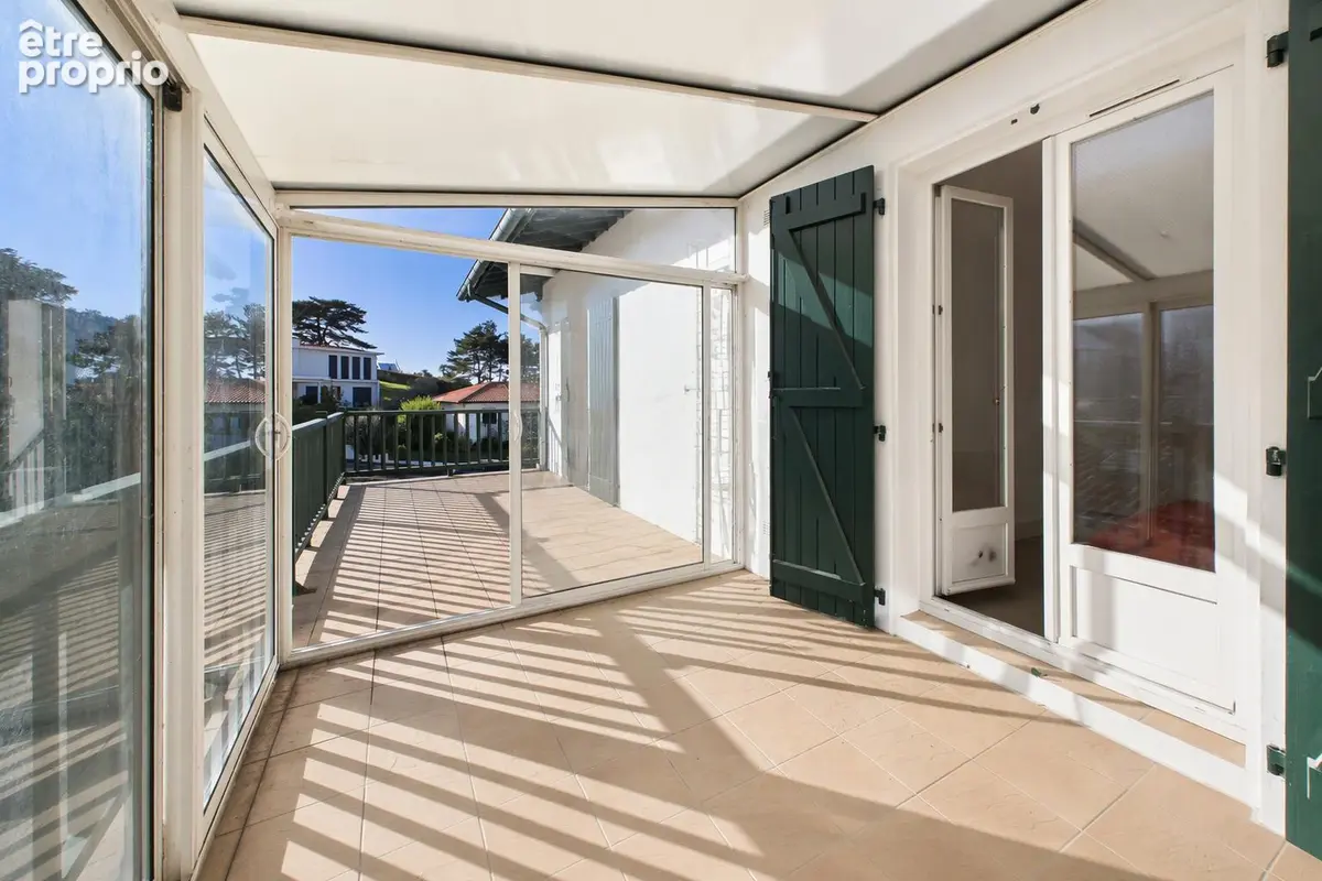 Front de mer Ciboure, plage de Socoa, appartement 80 m2 à réinventer - balcons, véranda, garage - photo 5