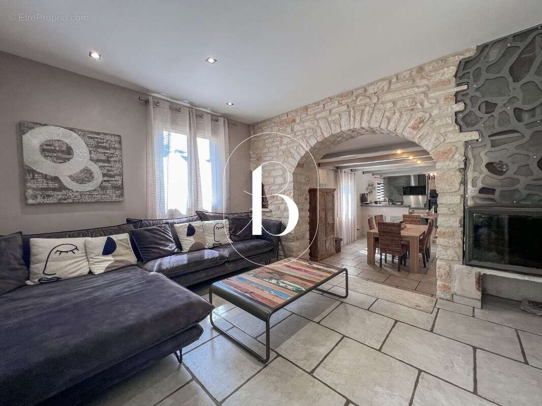 Maison 120 m² à Saint-Ambroix  - photo 3