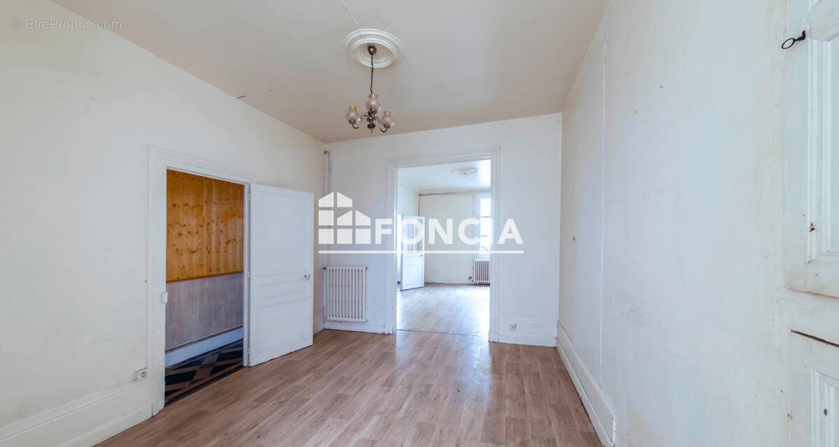 Maison à CHATELLERAULT