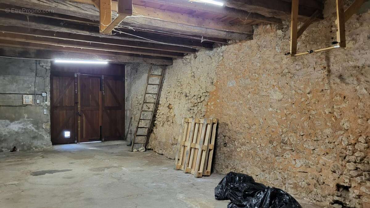 Maison à SAINT-GERMAIN-DU-SALEMBRE