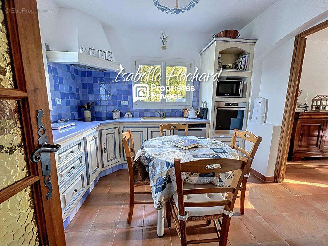 Maison à SAINT-MAXIMIN-LA-SAINTE-BAUME