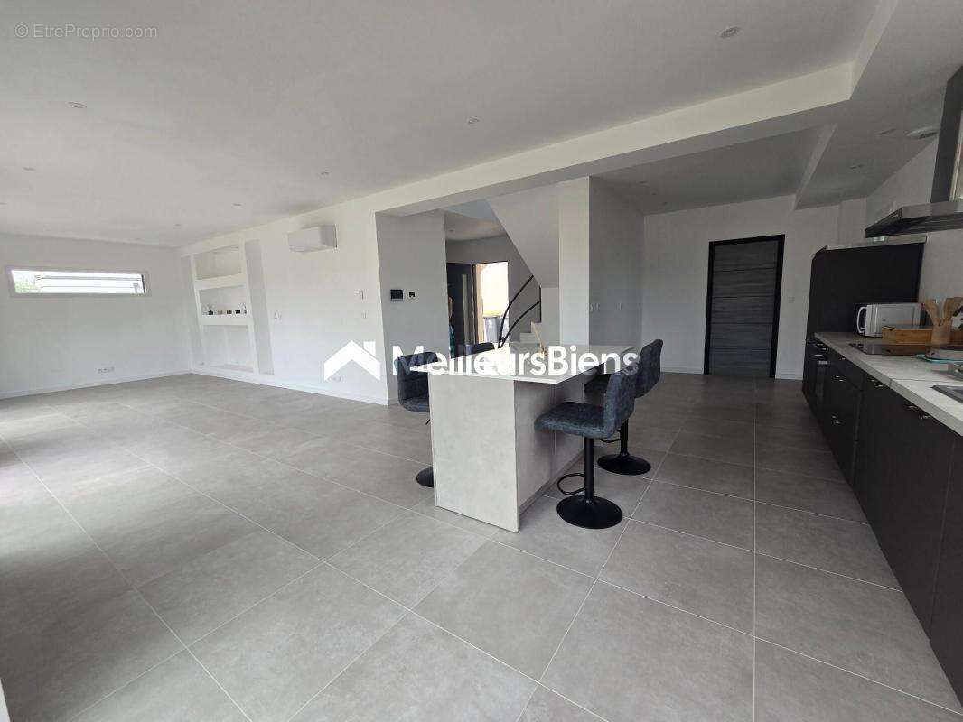 Maison 6 pièces avec suite parentale et garage à Collonges-et-Premières - photo 4