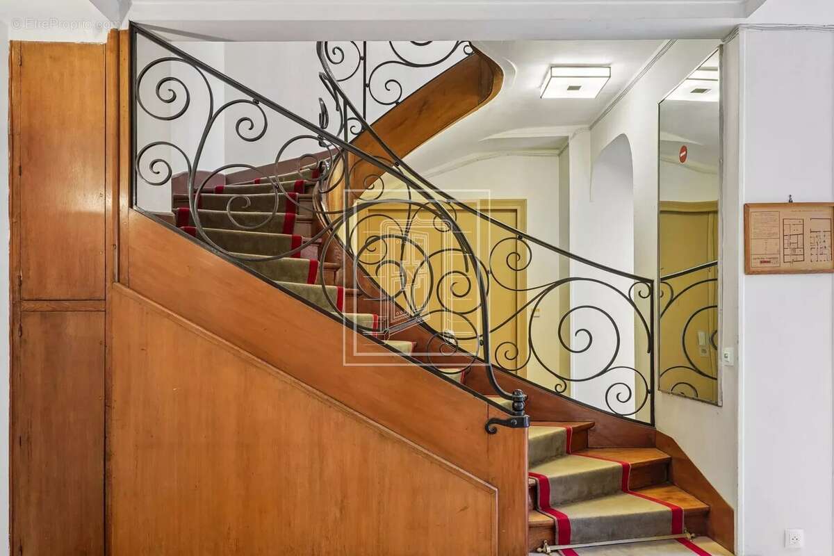 Appartement à PARIS-17E