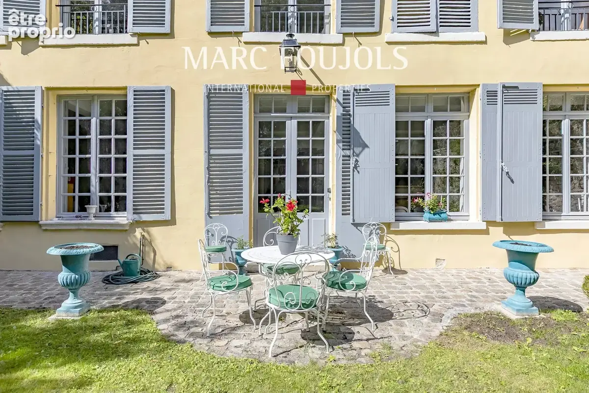Hôtel particulier dans le centre ville Historique - photo 2