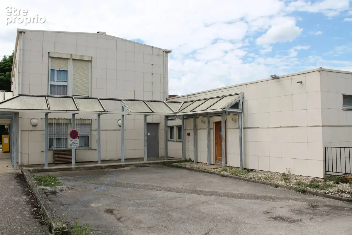 Appartement 622 m² à Tavaux  - photo 2