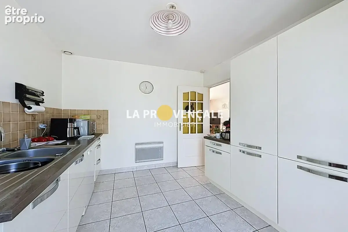 Maison 4 pièces 87 m² à vendre à Trets (13530) - photo 9