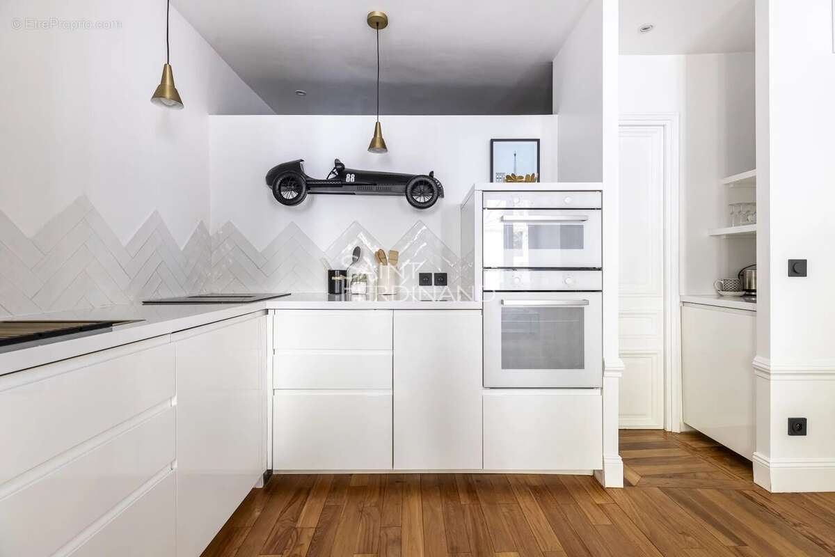 Appartement à PARIS-8E