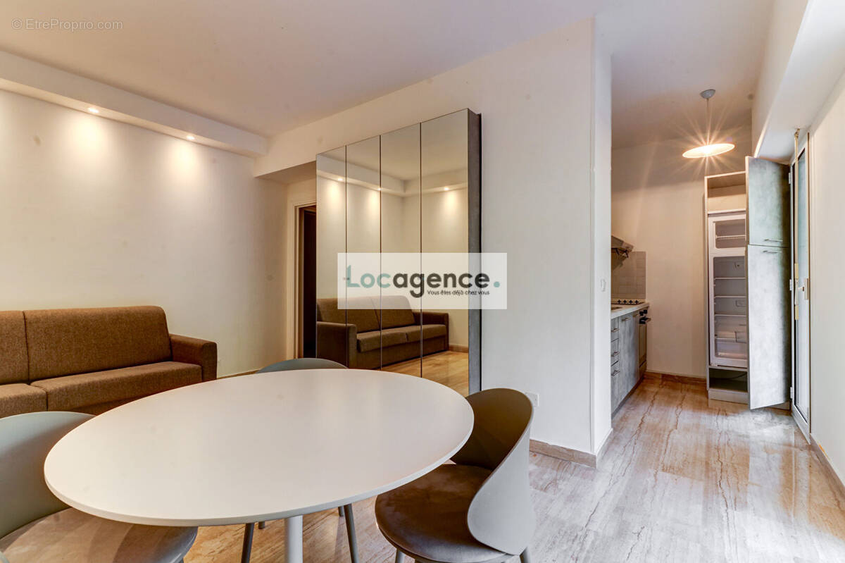 Appartement à MANDELIEU-LA-NAPOULE
