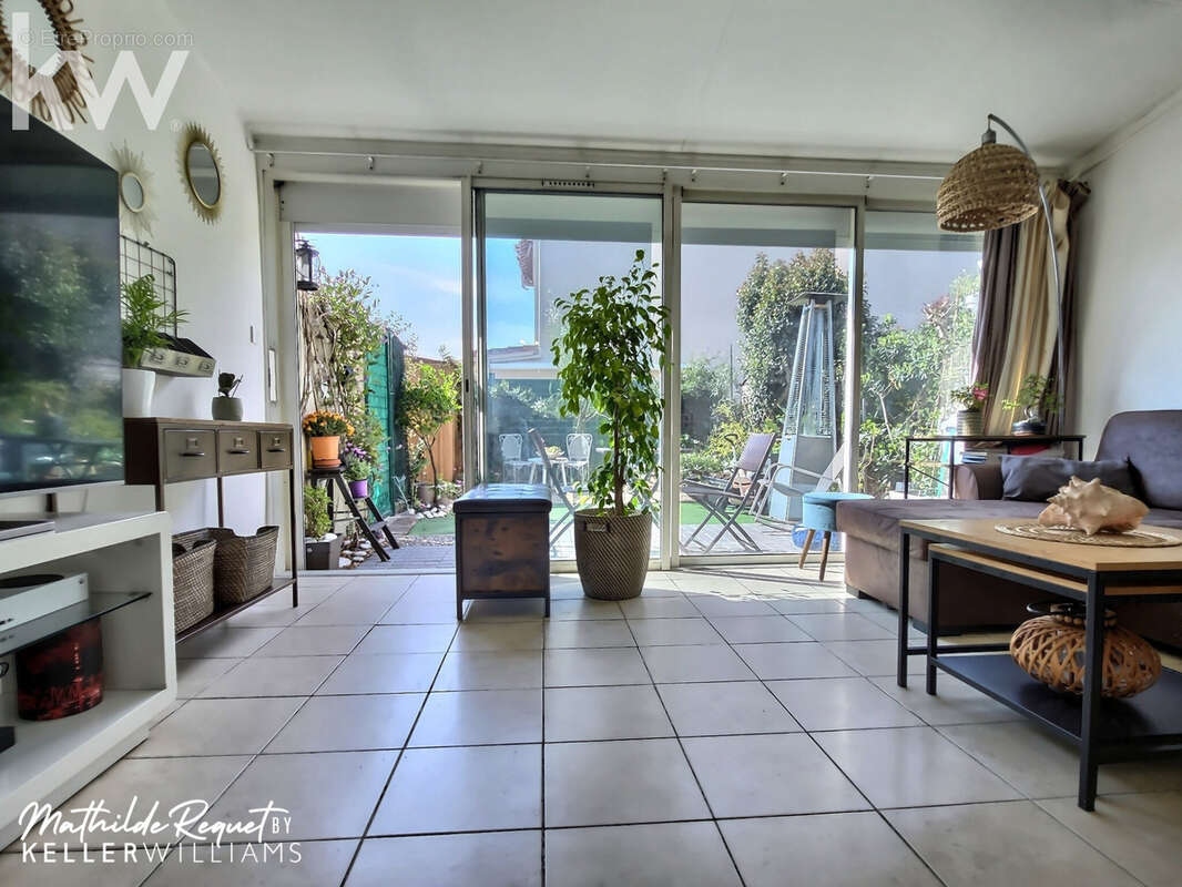 Appartement à BORMES-LES-MIMOSAS