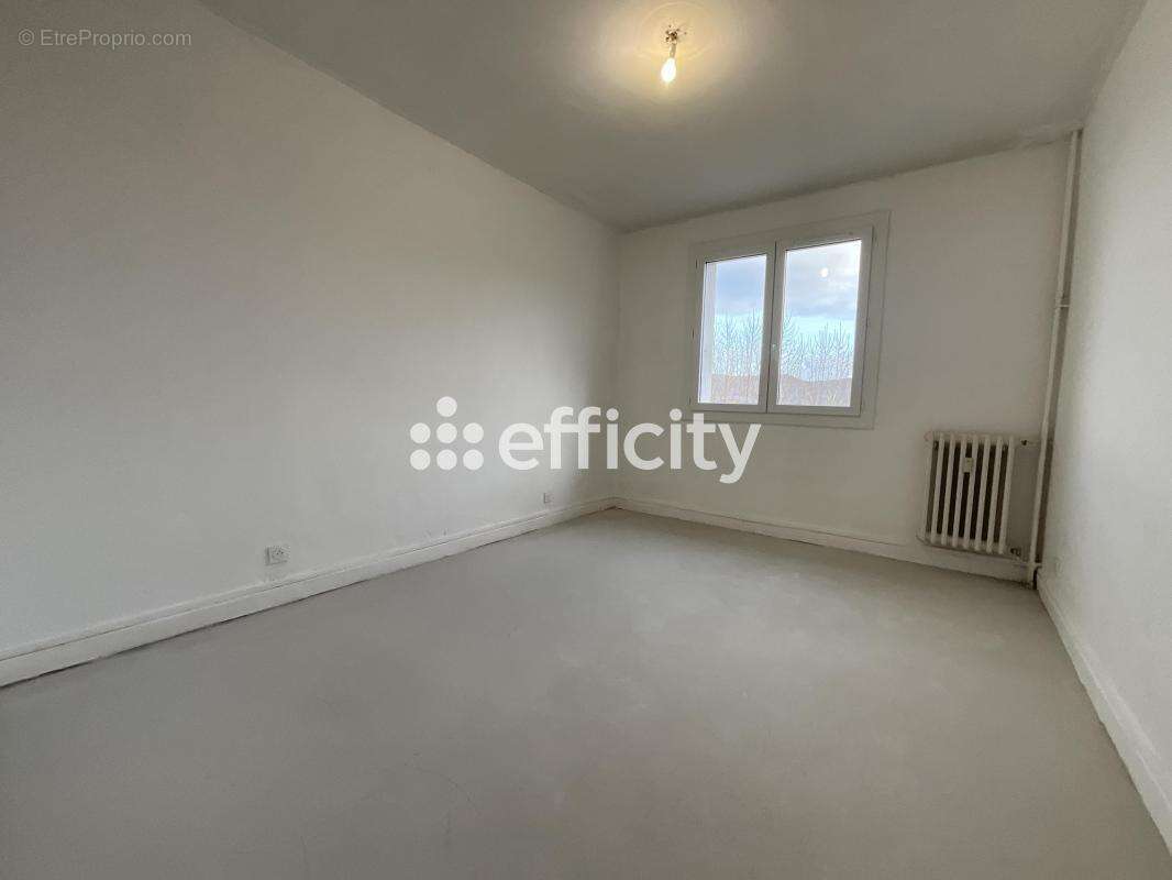 Appartement à PRIVAS