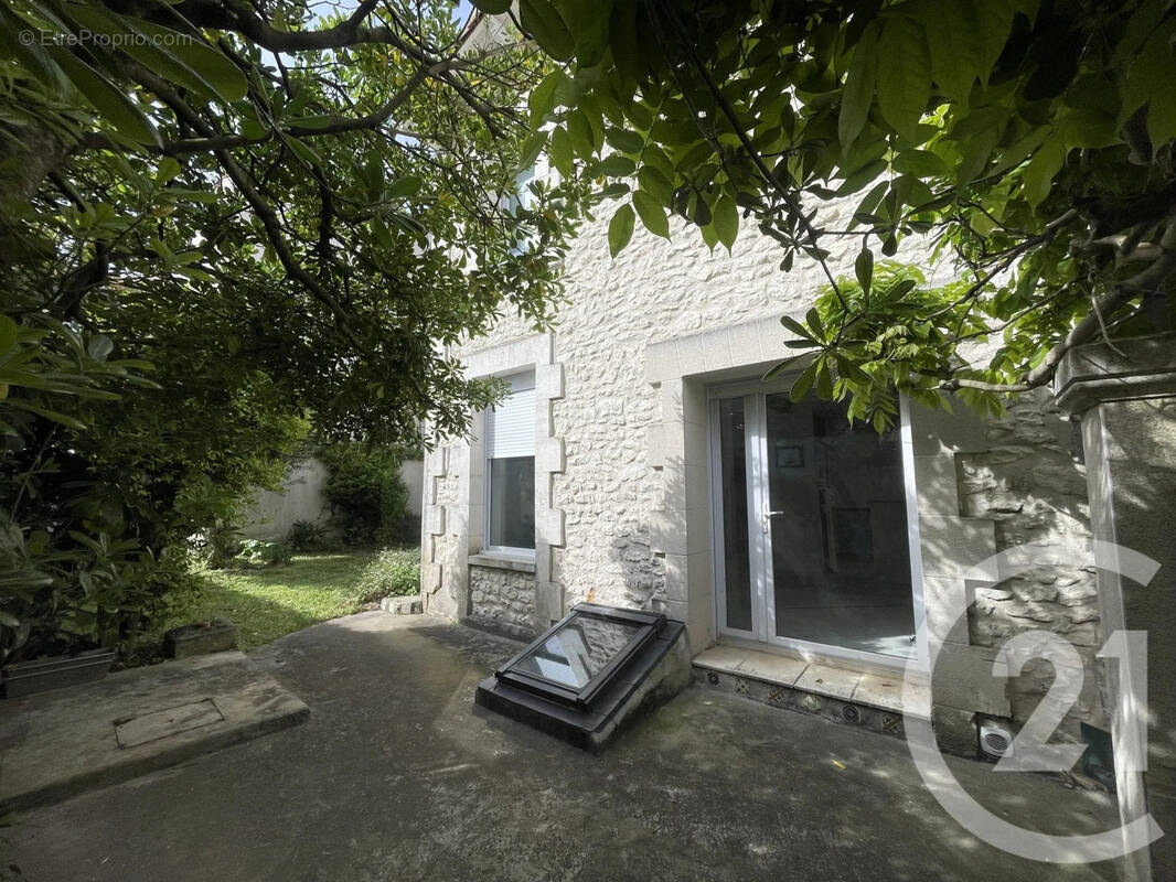 Maison à SAINT-GEORGES-DE-DIDONNE