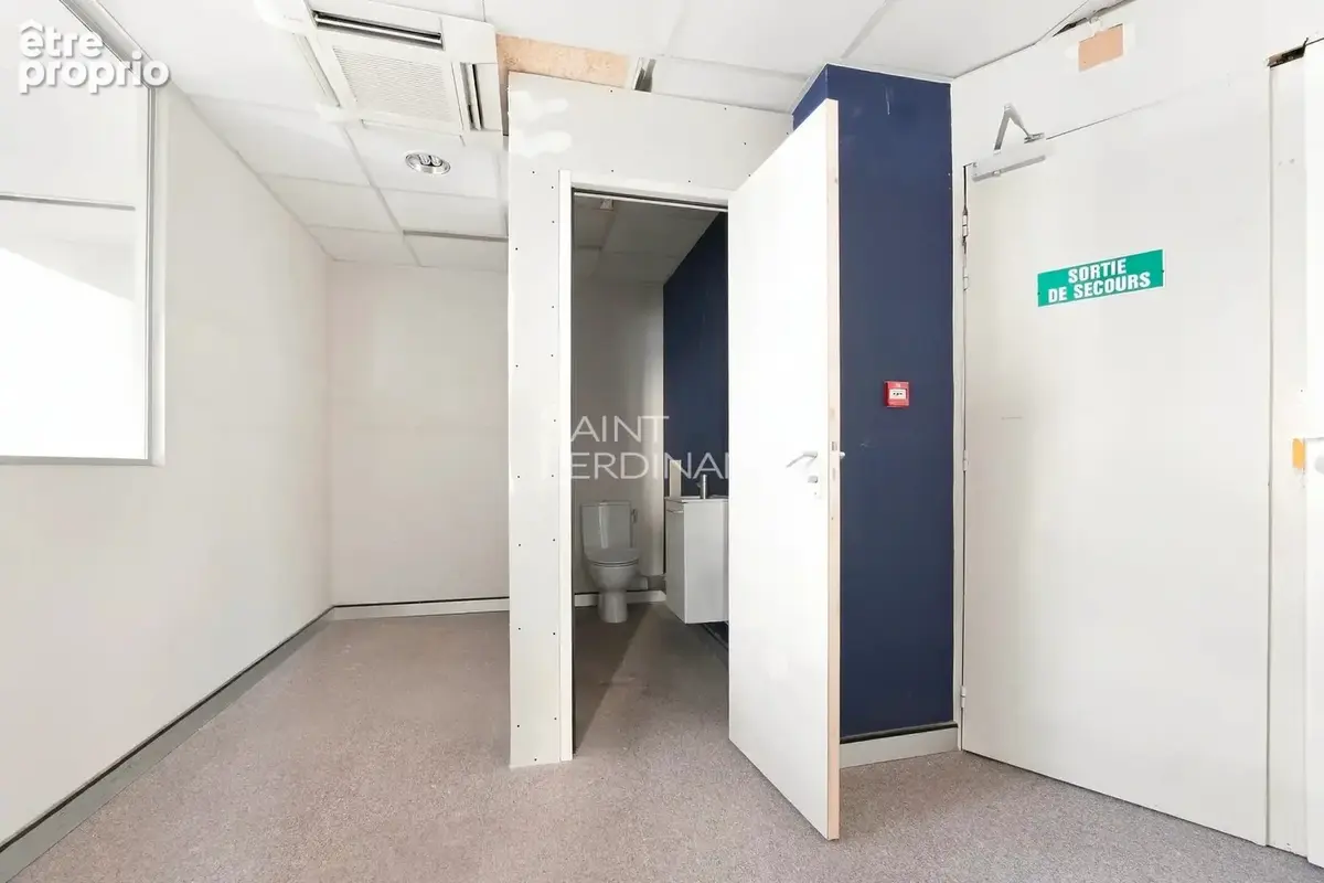 PARIS 15. COMMERCE - Local commercial/habitation/prof.libérales  67,70 m² - photo 8
