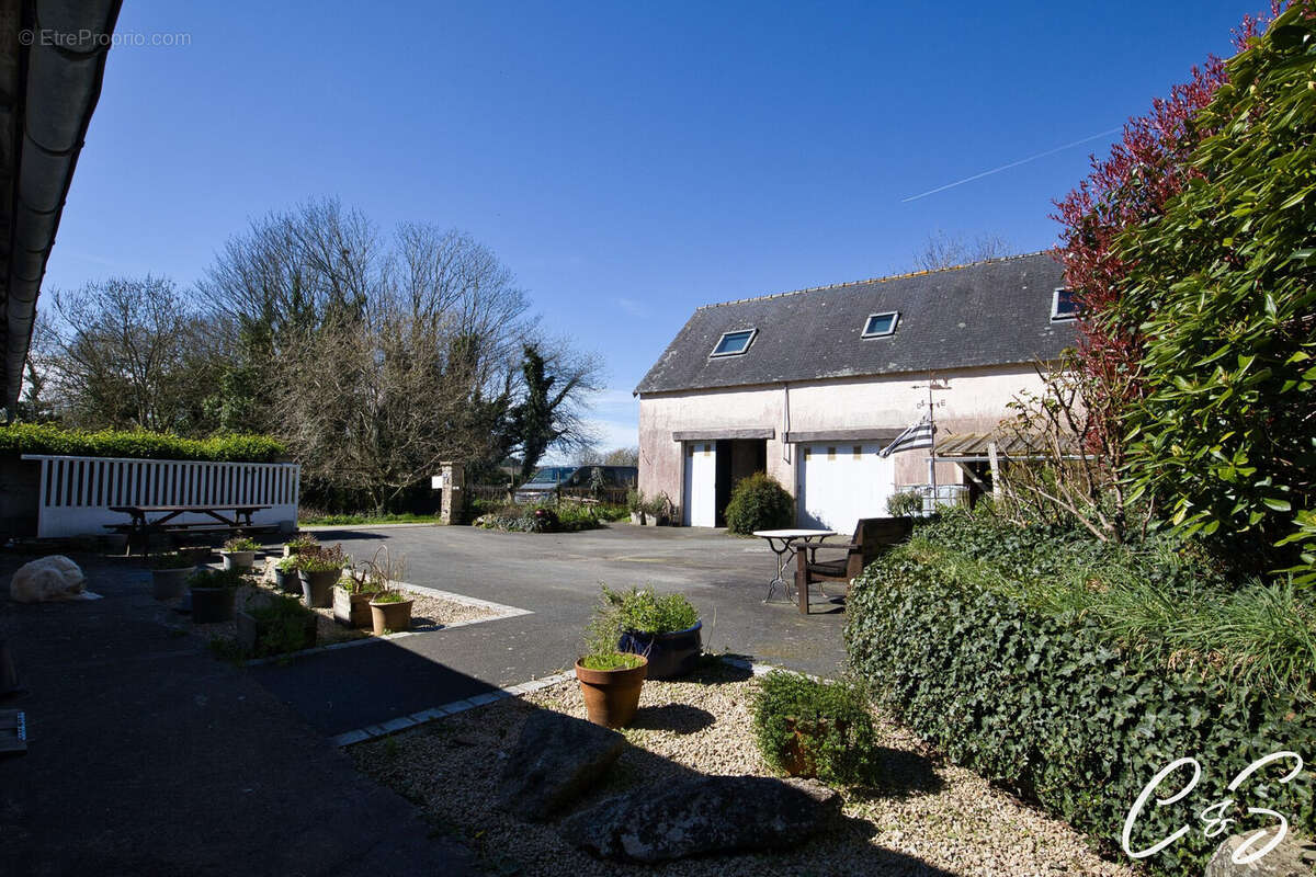 Maison à PEUMERIT