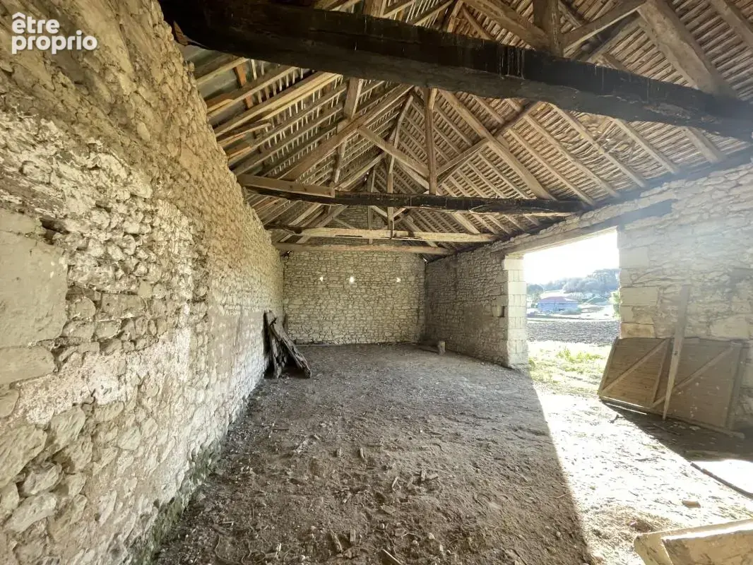 Grange en pierre avec beau potentiel - environnement campagn - photo 3