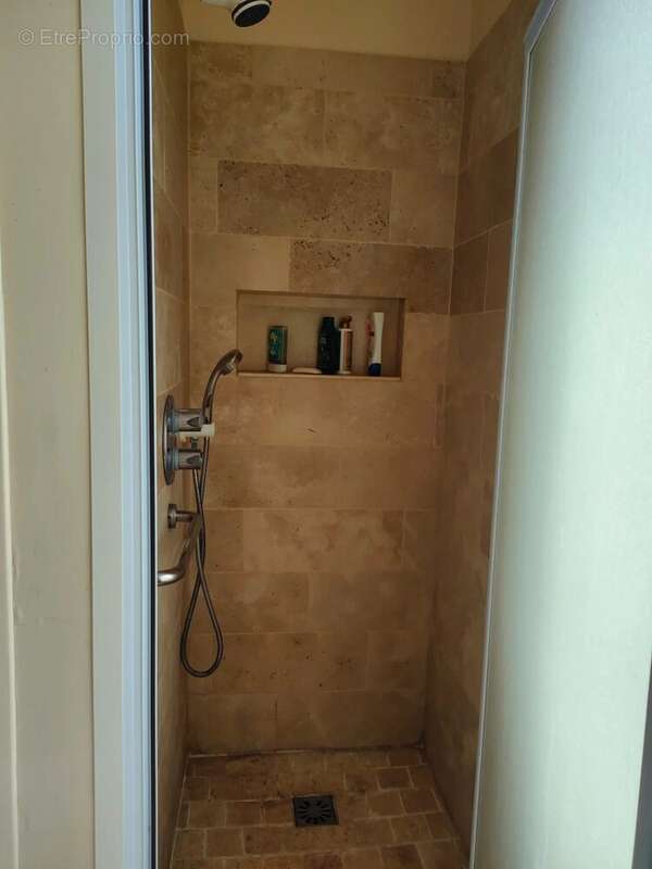 Appartement à VAYRES