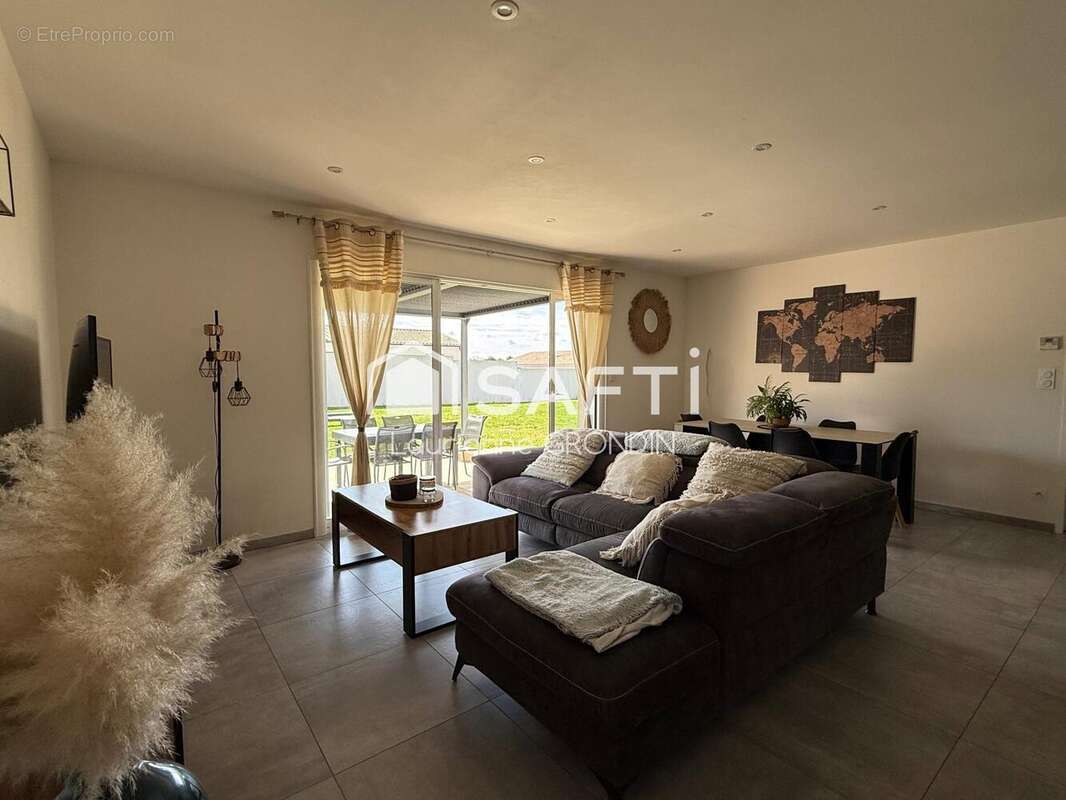 Maison 120 m² à Saint-Sulpice-D'arnoult  - photo 5