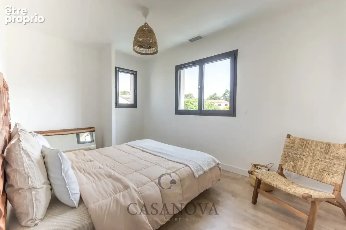Montpellier Nord Villa contemporaine à Castelnau-le-Lez, 4 chambres, piscine, garage et bureau, proche tram - photo 16
