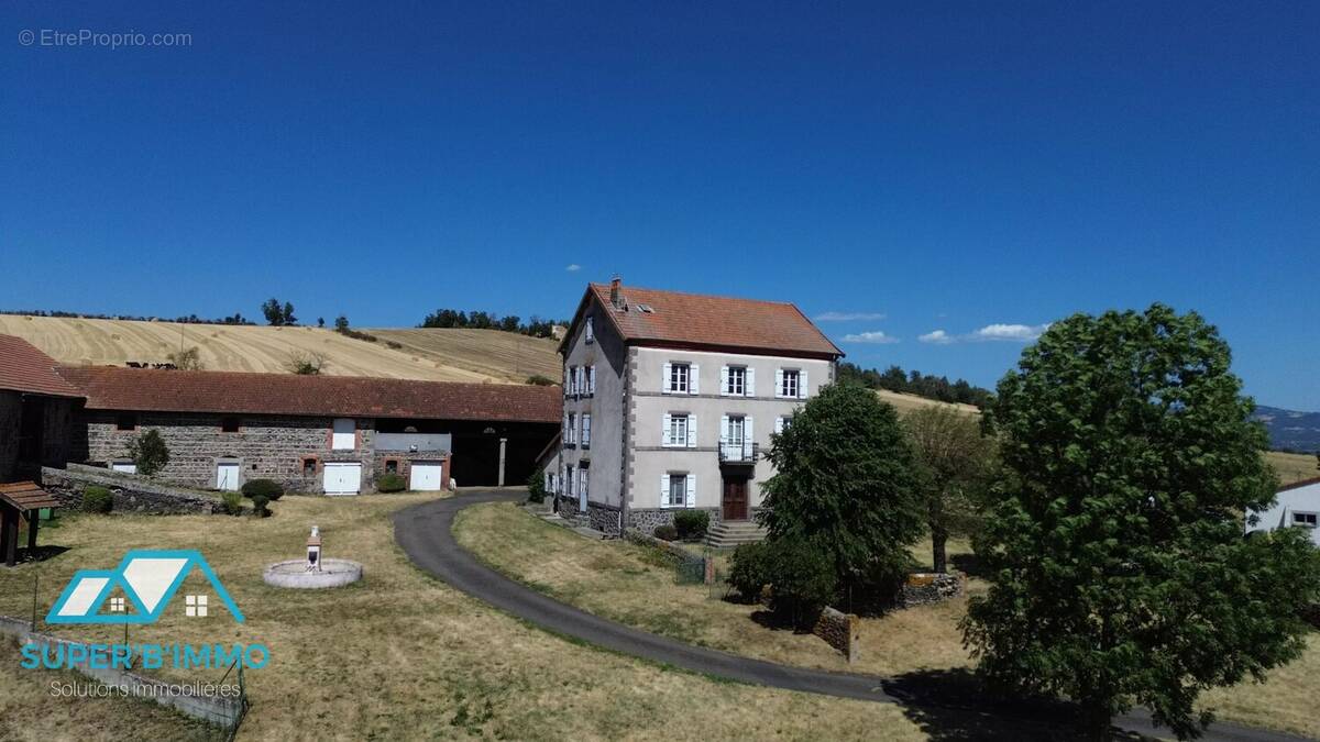 Maison à SAINT-PRIVAT-DU-DRAGON